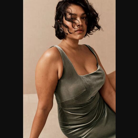 NWT Jenny Yoo Mara Velvet Maxi Dress - Size 26 - Picture 2 of 6